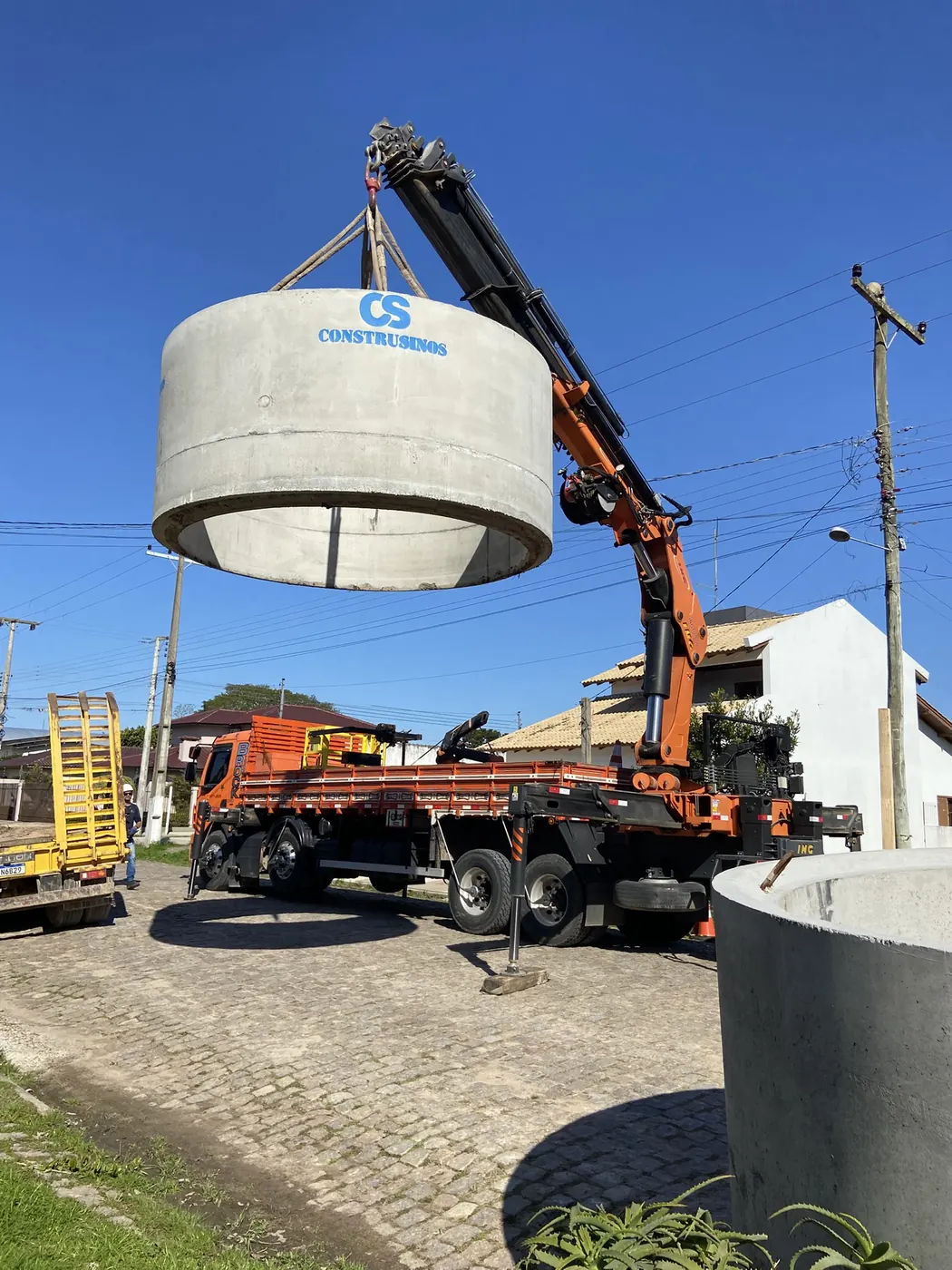 Içamento de anel de concreto na construção de estação elevatória de esgoto em Tapes